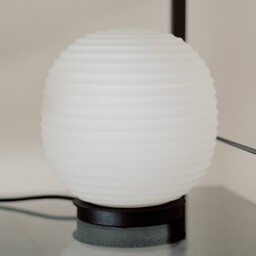 New Works Lampa stołowa design Lantern Globe Small,