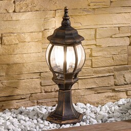 Lindby Lampa cokołowa Nadesha, szczotkowane złoto