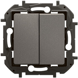 Nowe Niloe łącznik świecznikowy 10 AX stalowy Legrand