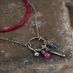 Pakamera Różowy szafir, kyanit, rubin