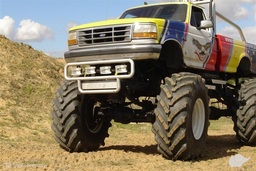 Jazda Monster Truckiem