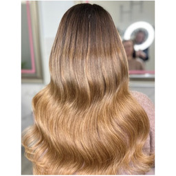 Voucher na zabiegi fryzjerskie Hollywood Hair Wrocław