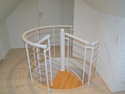 Balustrada metalowa do schodów kręconych DUDA model Venecja