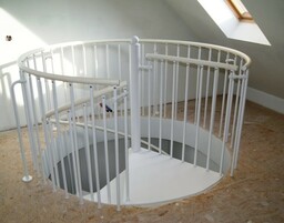 Balustrada metalowa do schodów kręconych DUDA model Madryt