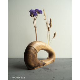 Pakamera Wazony rzeźbione w orzechu