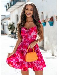 Rozkloszowana sukienka w kwiaty z wiązanymi ramiączkami Yoselin