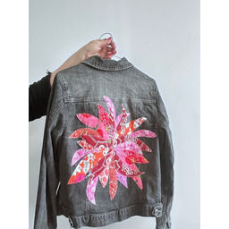 Pakamera Kurtka jeansowa z aplikacją Flower