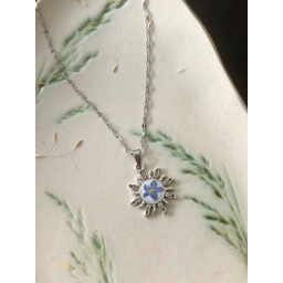 Pakamera Naszyjnik Słońce z niezapominajkami