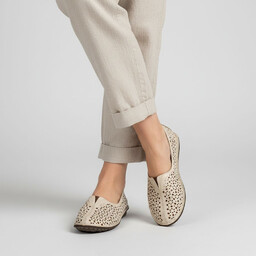 Artiker Półbuty damskie, cholewka skóra naturalna perforowana wsuwana