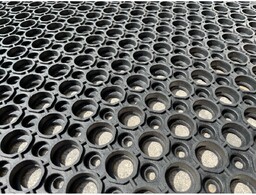 Wycieraczka Rubber z otworami, 60 x 90 cm,