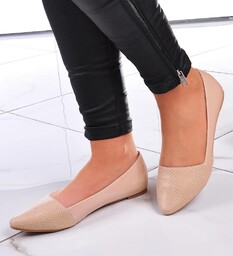 Beżowe baleriny damskie lakierowane
