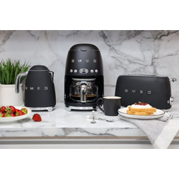 SMEG Toster TSF01BLMEU