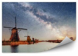 Holenderskie młyny niebo jezioro trawy gwiaździste niebo galaktyka