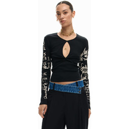 Koszulka z rozcięciem i napisami