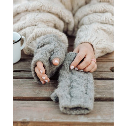 Pakamera Mitenki z warkoczami LULLABY 100 % alpaka