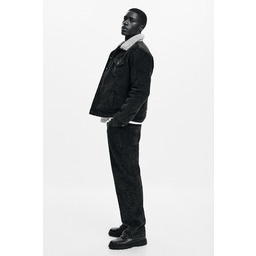 Sztruksowa kurtka z kołnierzem imitującym owczą wełnę