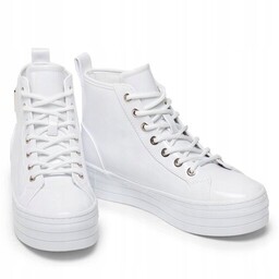 Guess Białe Sportowe Lakierowane Sneakersy w Miejskim Stylu