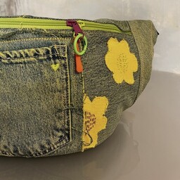 Pakamera Nerka boho z haftowanymi żółtymi kwiatami La