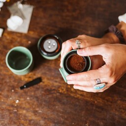 Podróżny ekspres Wacaco Nanopresso Moss Green z etui