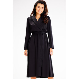 Rozkloszowana Sukienka z Zakładanym Kołnierzem - Czarna