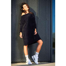 Luźna Sukienka z Puszystej Dzianiny - Czarna