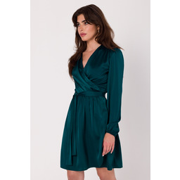 Rozkloszowana Sukienka o Kopertowym Kroju z Satyny -