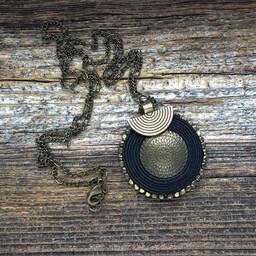 Pakamera Mosiądz i czerń- naszyjnik sutasz