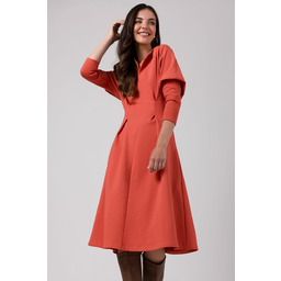 Rozkloszowana Sukienka z Zaznaczoną Talią - Ceglasta