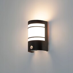 Lampa ścienna zewnętrzna z czujnikiem ruchu E27 Bk
