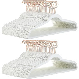 Amazon Basics Zestaw pasujących wieszaków do transportu