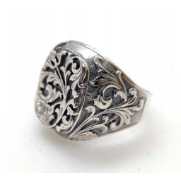 Srebrny duży sygnet z grawerem wzór S88