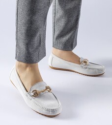 Szare mokasyny ozdobione klamerką Fernanda -38