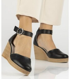 Czarne skórzane sandały damskie z zakrytą piętą