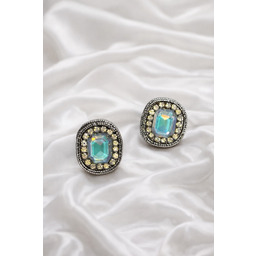 Pakamera Kolczyki z opalizującym kryształem sztyfty sutasz