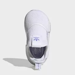 Buty Adidas NMD białe z elementami holograficznymi widok od góry Buty Adidas NMD białe z elementami holograficznymi widok od góry