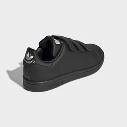 Buty Adidas Stan Smith czarne na rzepy widok od tyłu