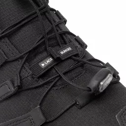 Buty Adidas Terrex Swift czarne zbliżenie na sznurówki Buty Adidas Terrex Swift czarne zbliżenie na sznurówki
