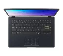 ASUS E410MA z góry otwarty ASUS E410MA z góry otwarty