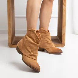 Kowbojki z ażurową cholewką Sweet Shoea kamelowe Kowbojki z ażurową cholewką Sweet Shoea kamelowe