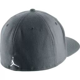 Czapka fullcap Jordan w kolorze szarym tył Czapka fullcap Jordan w kolorze szarym tył