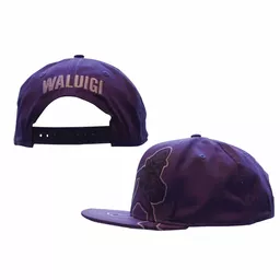 Czapka snapback Waluigi fioletowy widok na bok i tył Czapka snapback Waluigi fioletowy widok na bok i tył