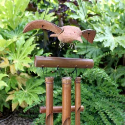 Dzwonki wietrzne drewniane z ozdobą w kształcie ptaka