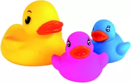 Trzy kaczki do kąpieli w różnych kolorach