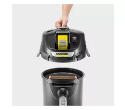 Odkurzacz Karcher AD 2 Battery 1 348 300 0 czarny widok na filtr Odkurzacz Karcher AD 2 Battery 1 348 300 0 czarny widok na filtr