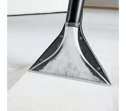 Odkurzacz Karcher SE 4002 żółto czarny zbliżenie na dyszę myjącą Odkurzacz Karcher SE 4002 żółto czarny zbliżenie na dyszę myjącą