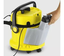 Odkurzacz Karcher SE 4002 żółto czarny zbliżenie na zbiornik na wodę Odkurzacz Karcher SE 4002 żółto czarny zbliżenie na zbiornik na wodę