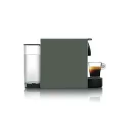 Ekspres do kawy Krups Nespresso Essenza Mini XN110B szary lewy bok widok na zaparzoną kawą i pojemnik na wodę