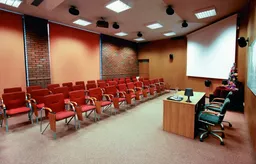 Krzesła biurowe - konferencyjne z dodatkowym stolikiem