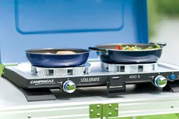 Kuchenka gazowa dwupalnikowa Campingaz prezentacja przyrządzania posiłków Kuchenka gazowa dwupalnikowa Campingaz prezentacja przyrządzania posiłków