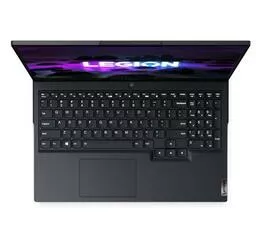 Laptop gamingowy Lenovo Legion 5 15ACH6H czarny widok od góry na klawiaturę Laptop gamingowy Lenovo Legion 5 15ACH6H czarny widok od góry na klawiaturę